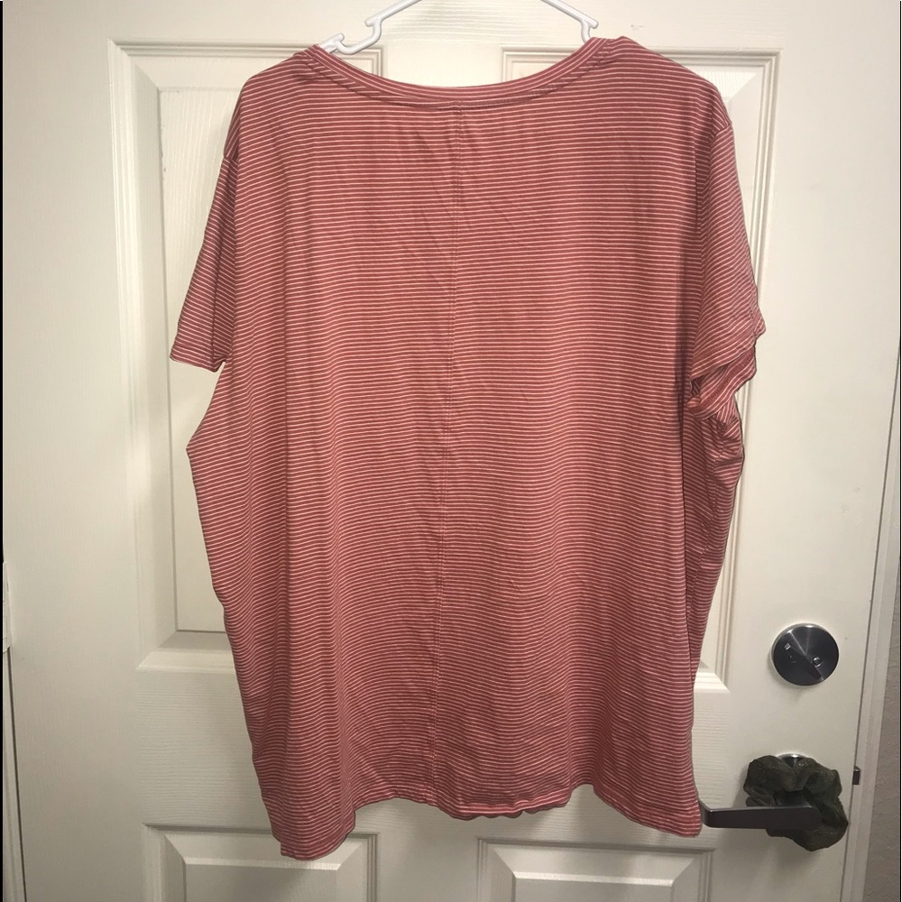 Simple Tee! - Picture 3 of 3